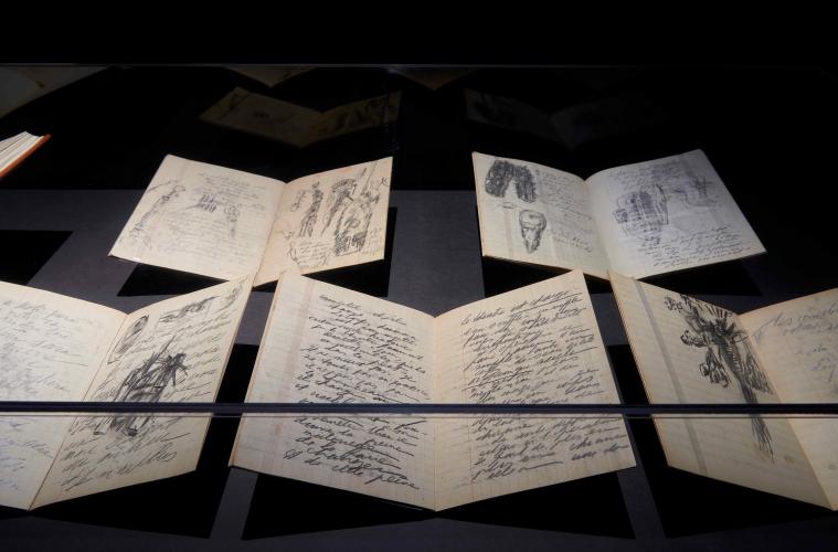 Antonin Artaud, cahiers, 1943-47. Photo : Marc Domage