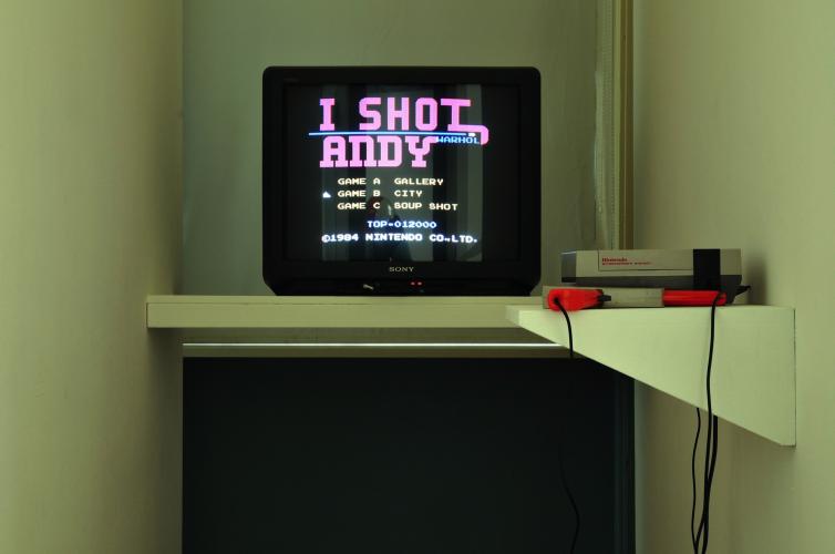 Cory Arcangel, I Shot Andy Warhol, 2002. Jeu vidéo, console Nintendo. FRAC Provence-Alpes-Côte d'Azur, Marseille. © Aurélien Mole.
